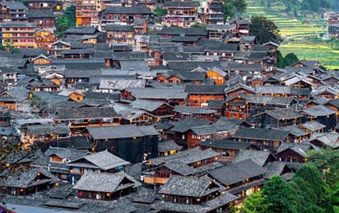 江阳6种常见的外墙仿石漆施工工艺！